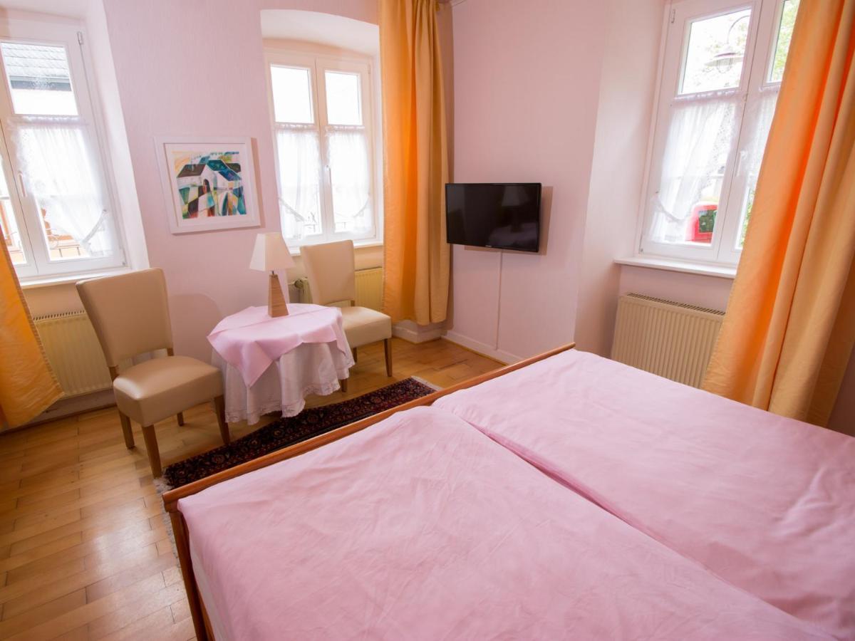 Hotel Zur Post - Burg An Der Mosel Bilik gambar